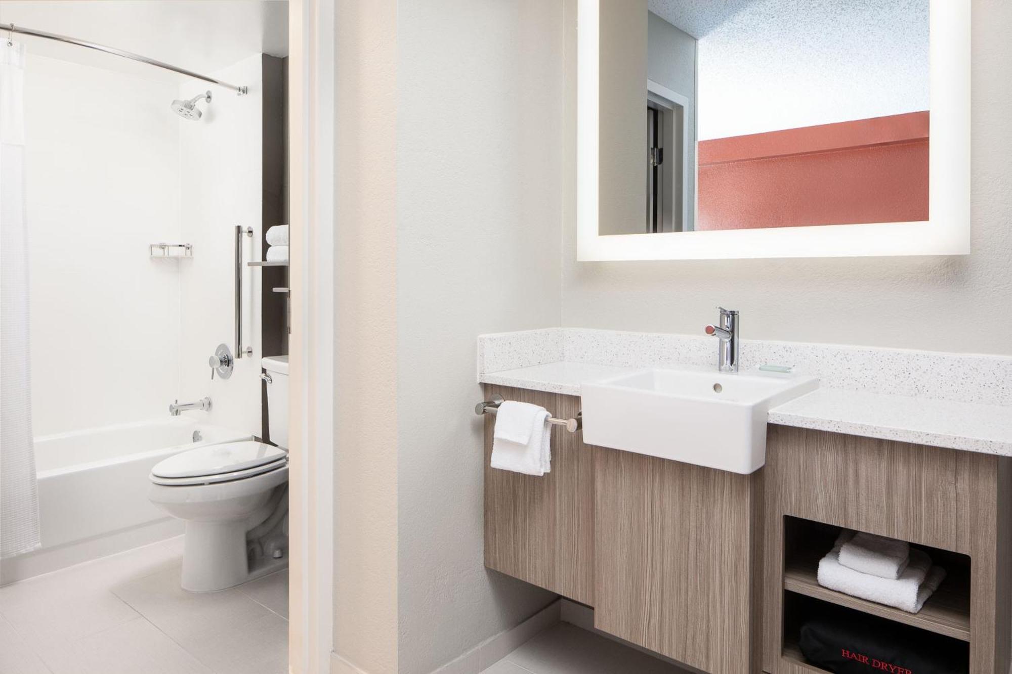 Springhill Suites By Marriott Dallas Downtown / West End Exteriér fotografie